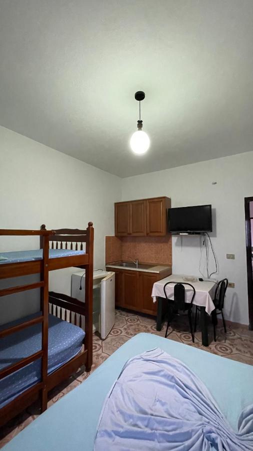 Vila Osmenaj Rent Room Or Apartment Vlorë エクステリア 写真