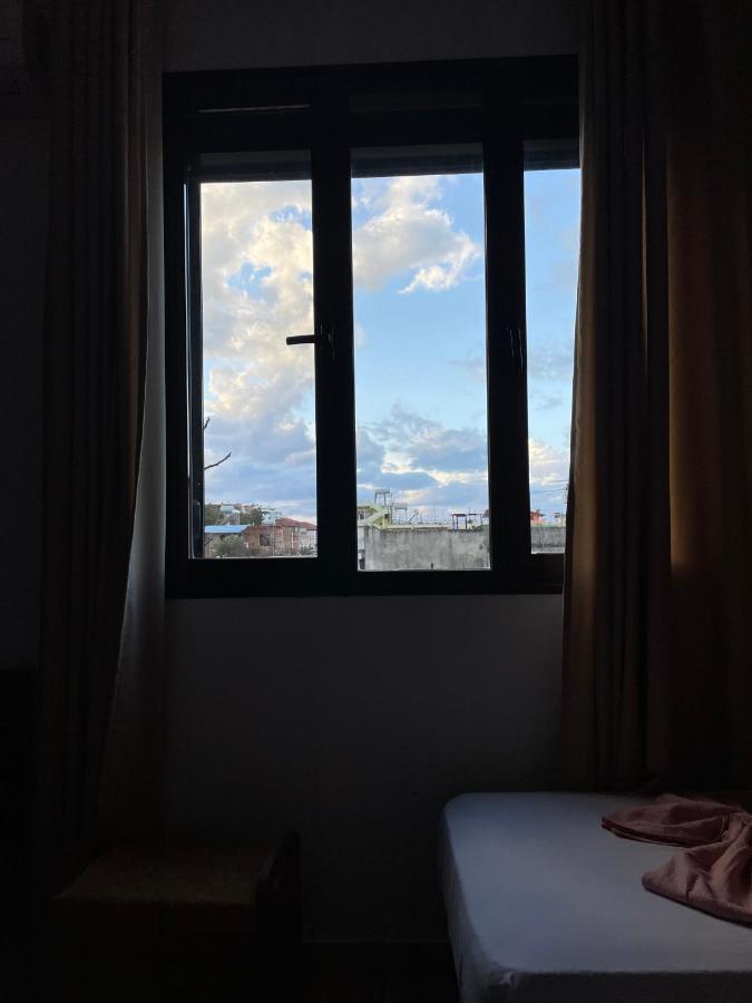 Vila Osmenaj Rent Room Or Apartment Vlorë エクステリア 写真