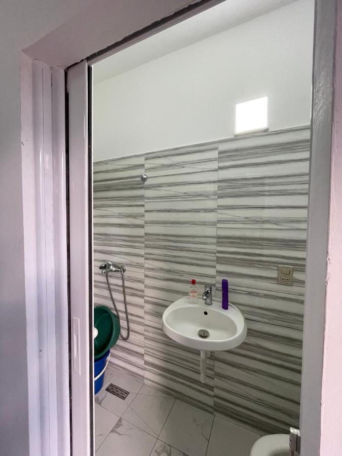 Vila Osmenaj Rent Room Or Apartment Vlorë エクステリア 写真