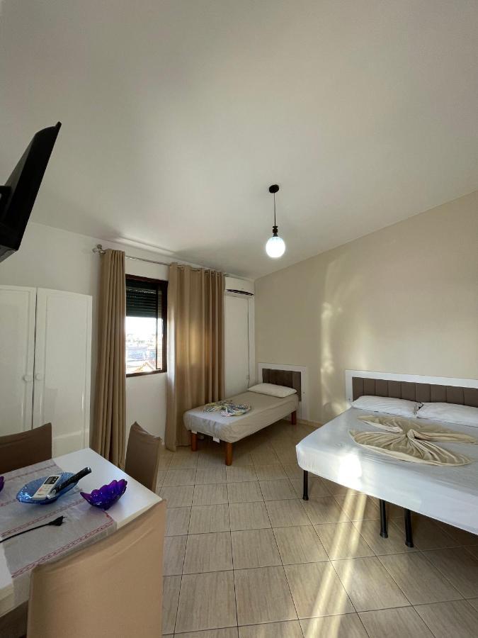 Vila Osmenaj Rent Room Or Apartment Vlorë エクステリア 写真