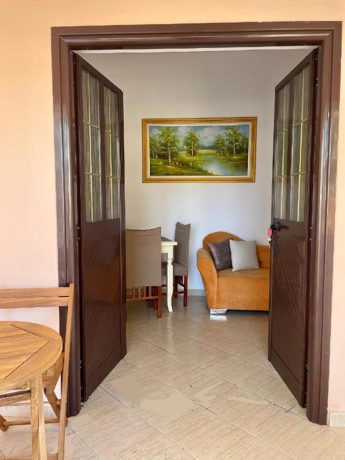 Vila Osmenaj Rent Room Or Apartment Vlorë エクステリア 写真