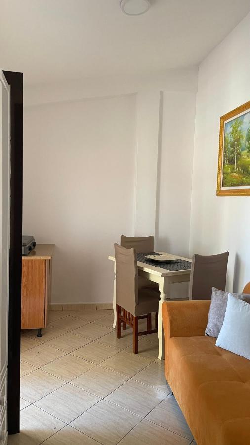 Vila Osmenaj Rent Room Or Apartment Vlorë エクステリア 写真
